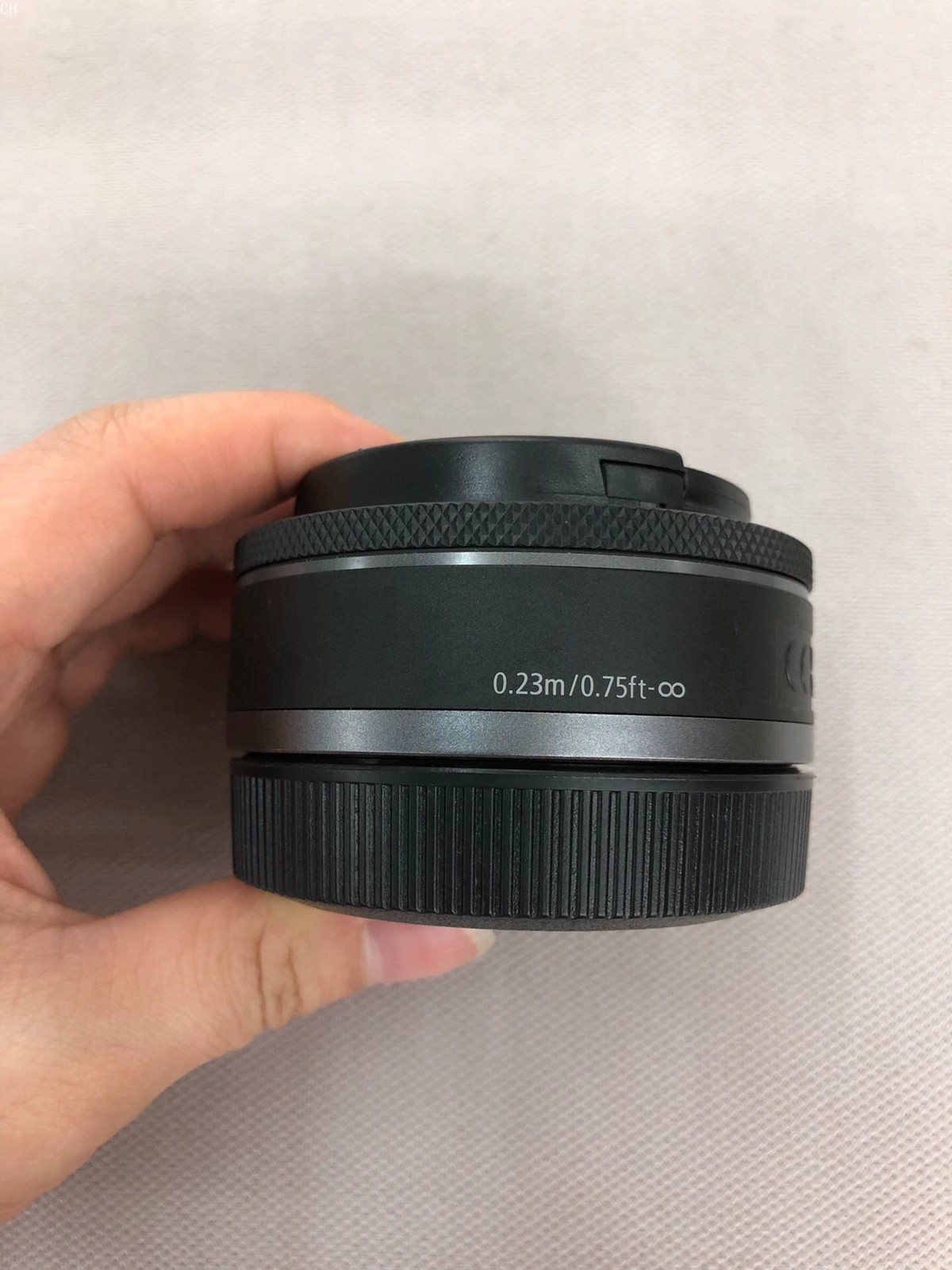 Canon RF 28mm f/2.8 STM Lens 95% New