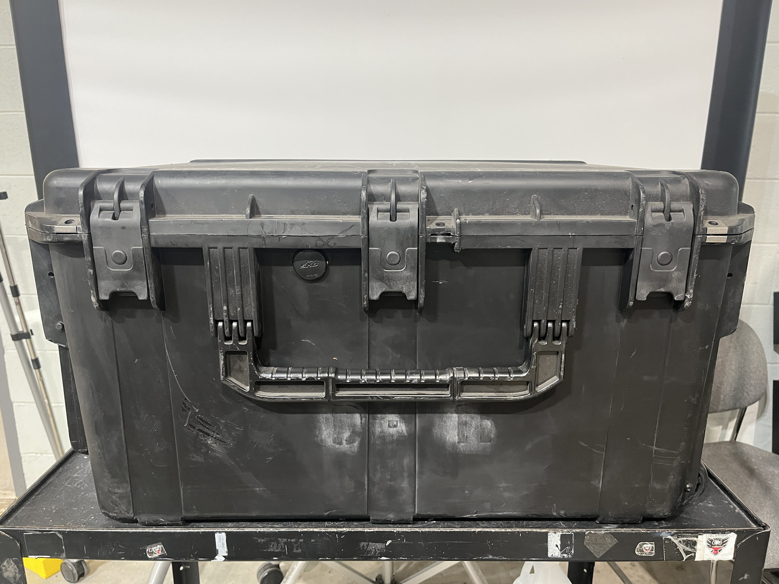 SKB iSeries 3021-18 Waterproof Storage Case Exterior Dimensions 33×23.5×18.75