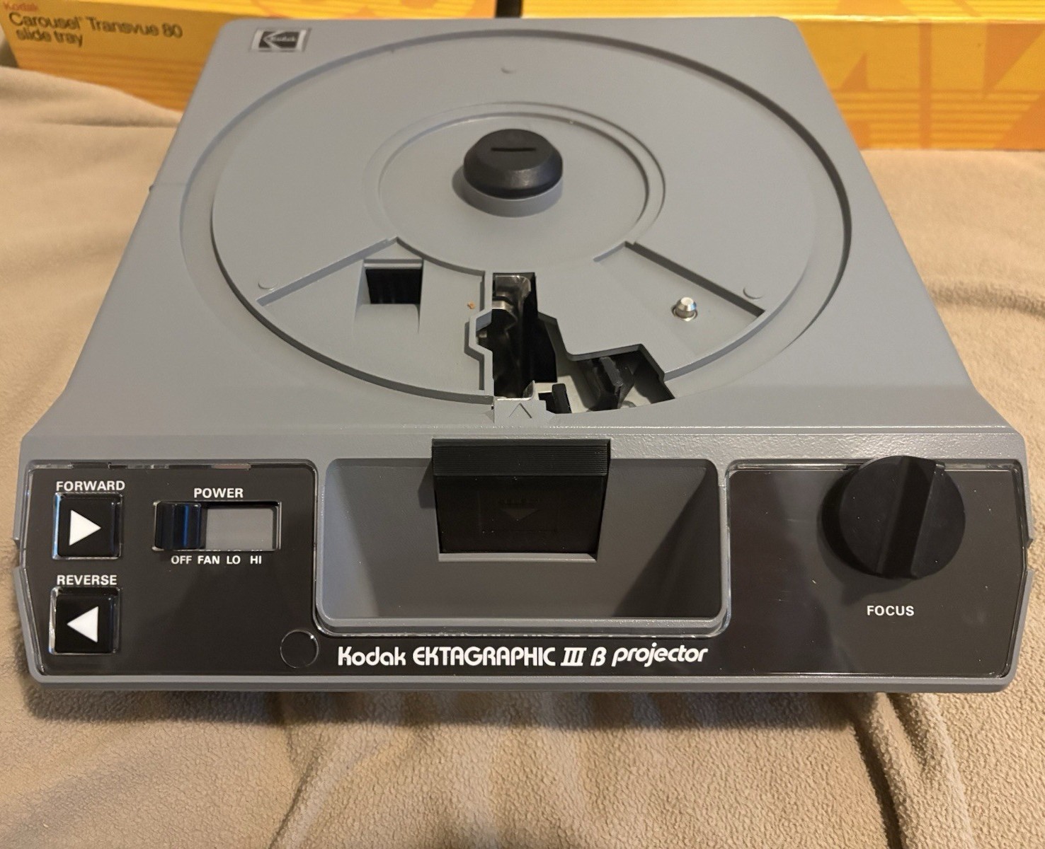 Vintage Kodak Ektagraphic III B 35mm Desktop Slide Projector Gray/Black w/ Trays