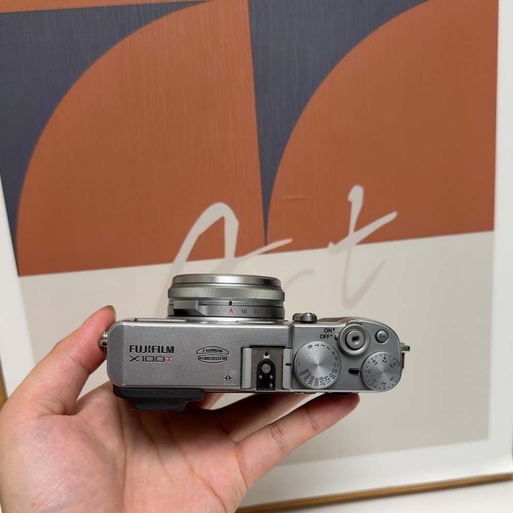 Fujifilm X100T Digital Camera with 23 mm f/2 Fixed Lens 16.3 MP English Language