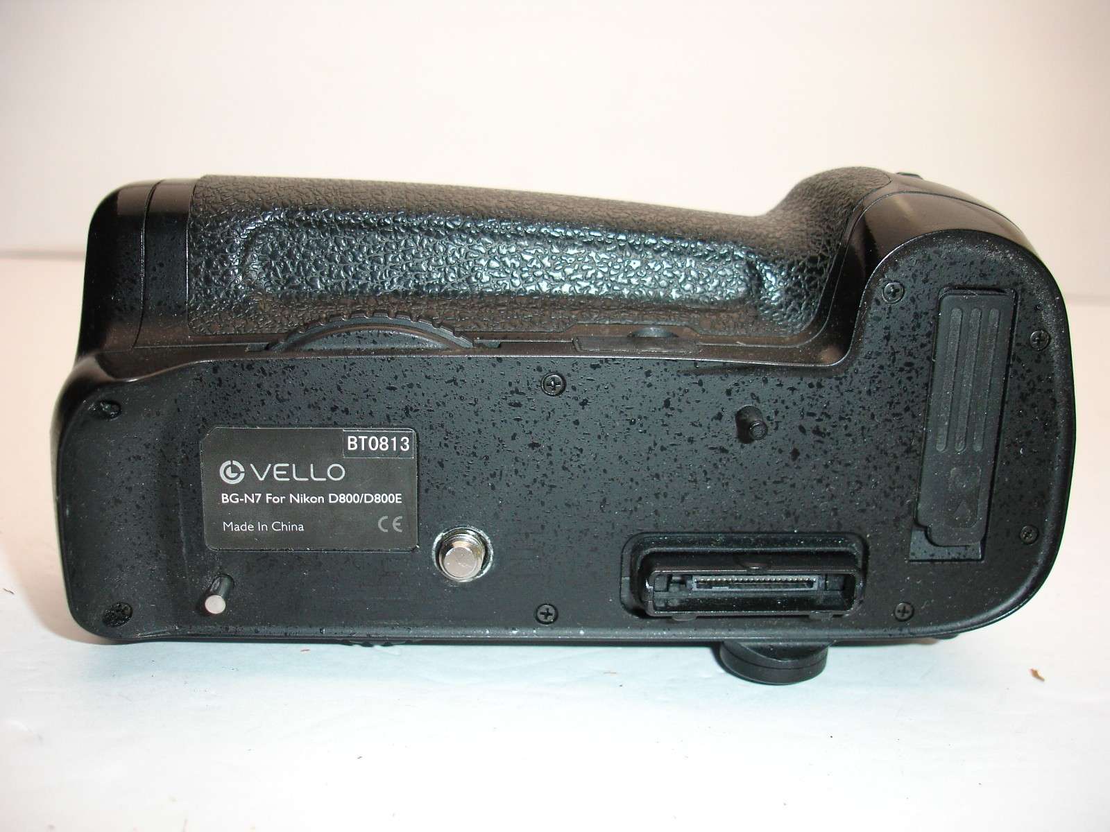 VELLO Vertical Battery Grip for Nikon D800 D800E camera BG-N7