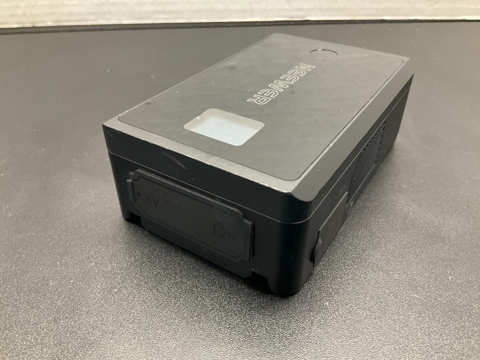 NEEWER Mini V Mount Battery with D Tap/USB C/USB A/BP/Dual DC Ports/OLED Screen