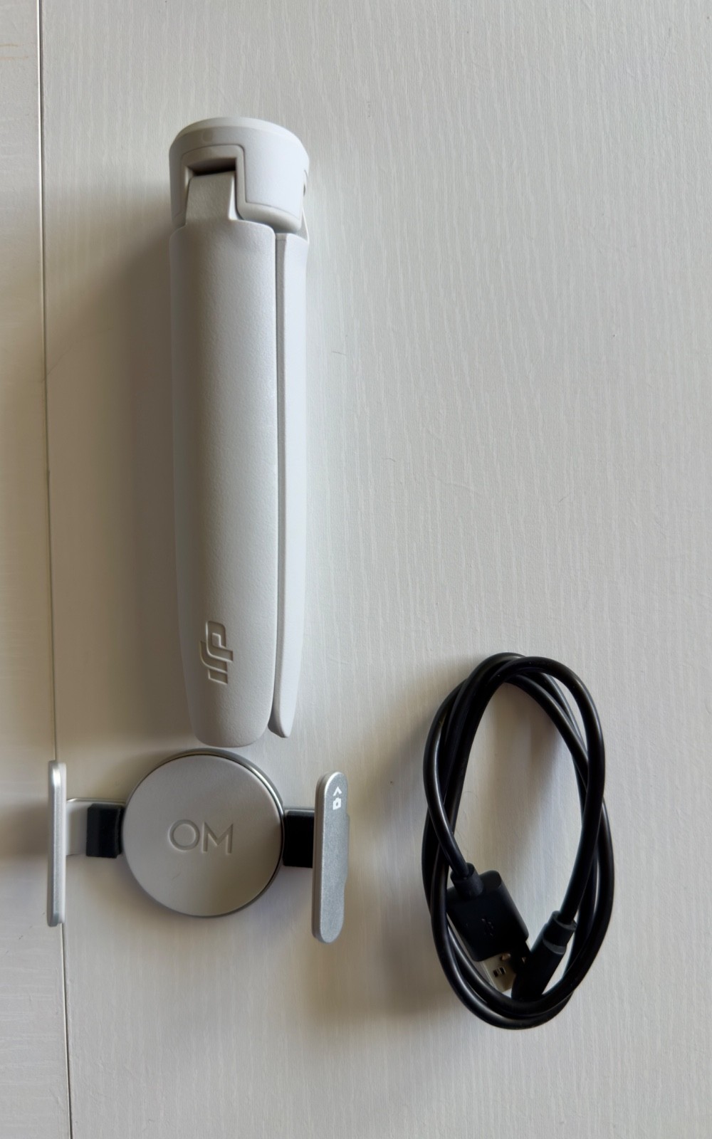 DJI Osmo Mobile 6 Smartphone Gimbal – Platinum Gray/Silver