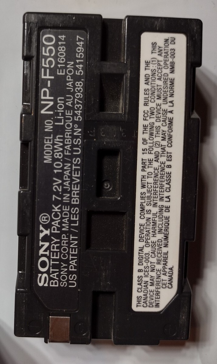 Sony Digital Still Mavica MVC-FD71 0.4MP Floppy Disc Drive Battery Incld
