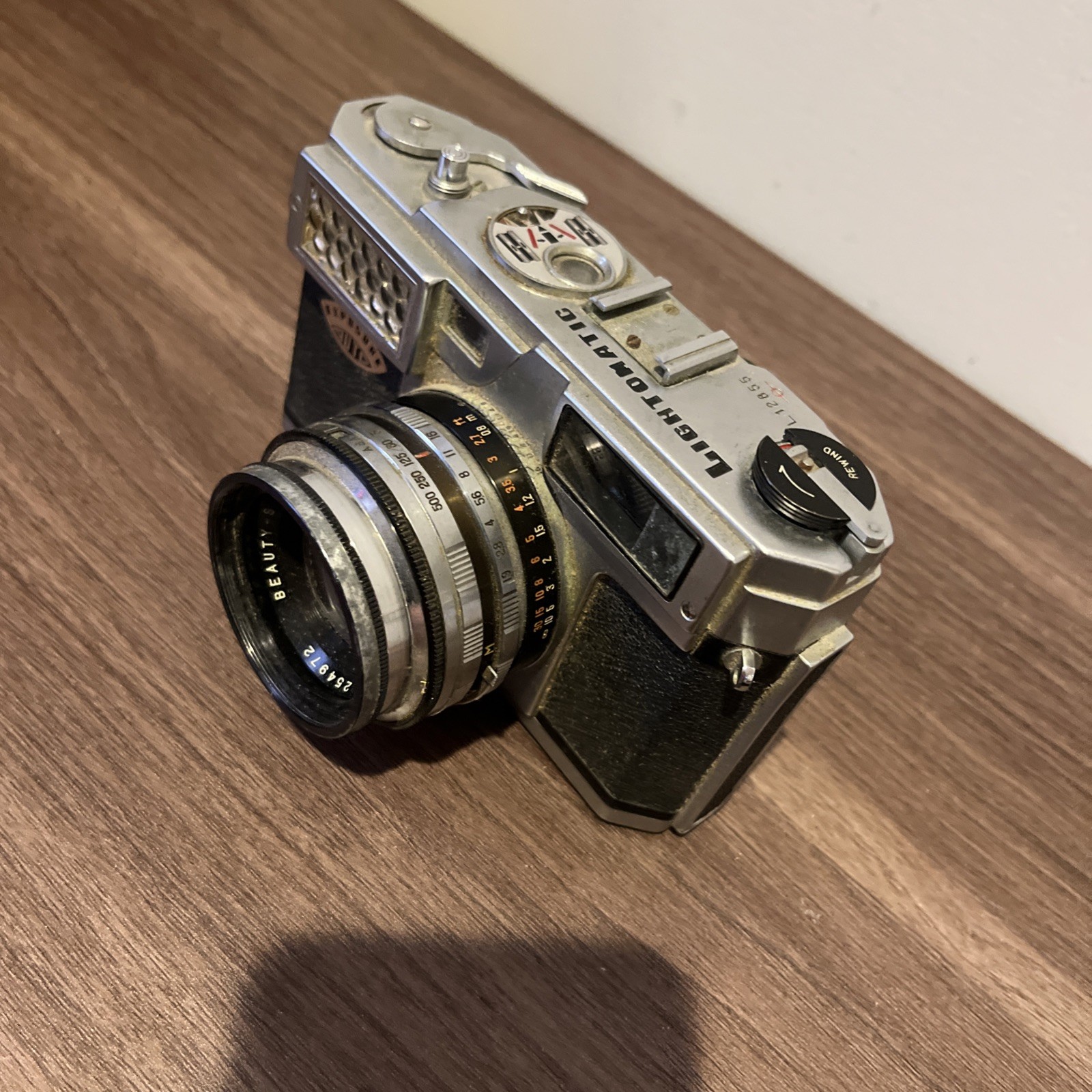 Beauty LM Auto Exposure 35mm Rangefinder Film Camera w/ 45mm f1.9 Lens