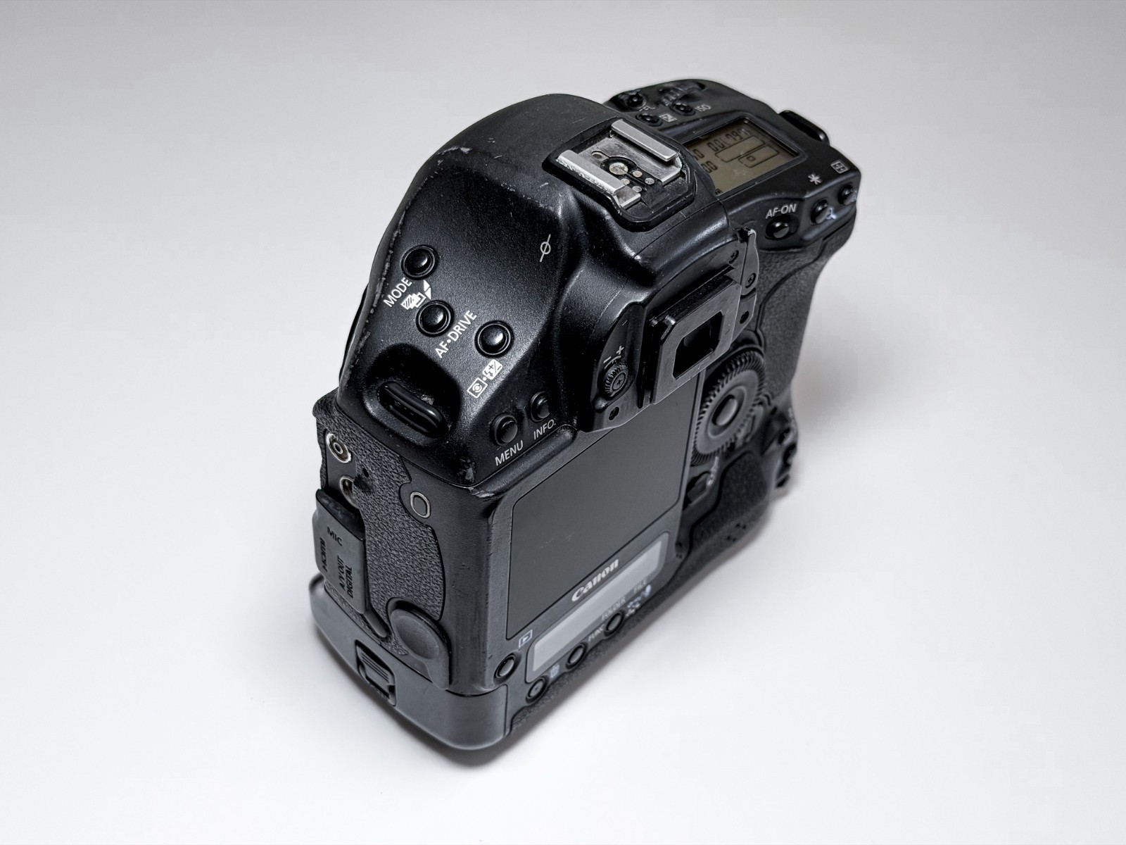 Canon EOS 1D Mark IV DSLR – 1 Year Warranty, Perfectly Working
