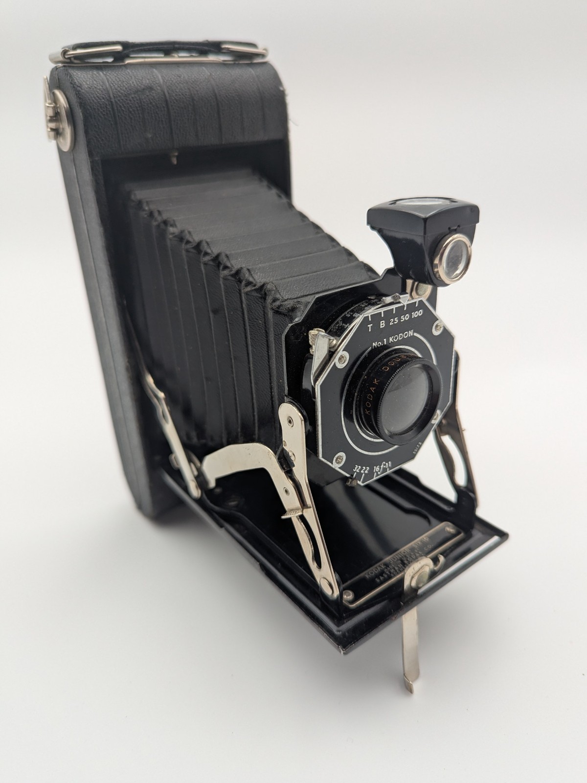 KODAK JUNIOR SIX-16 *WORKS* ROLL FILM CAMERA f 11 LENS