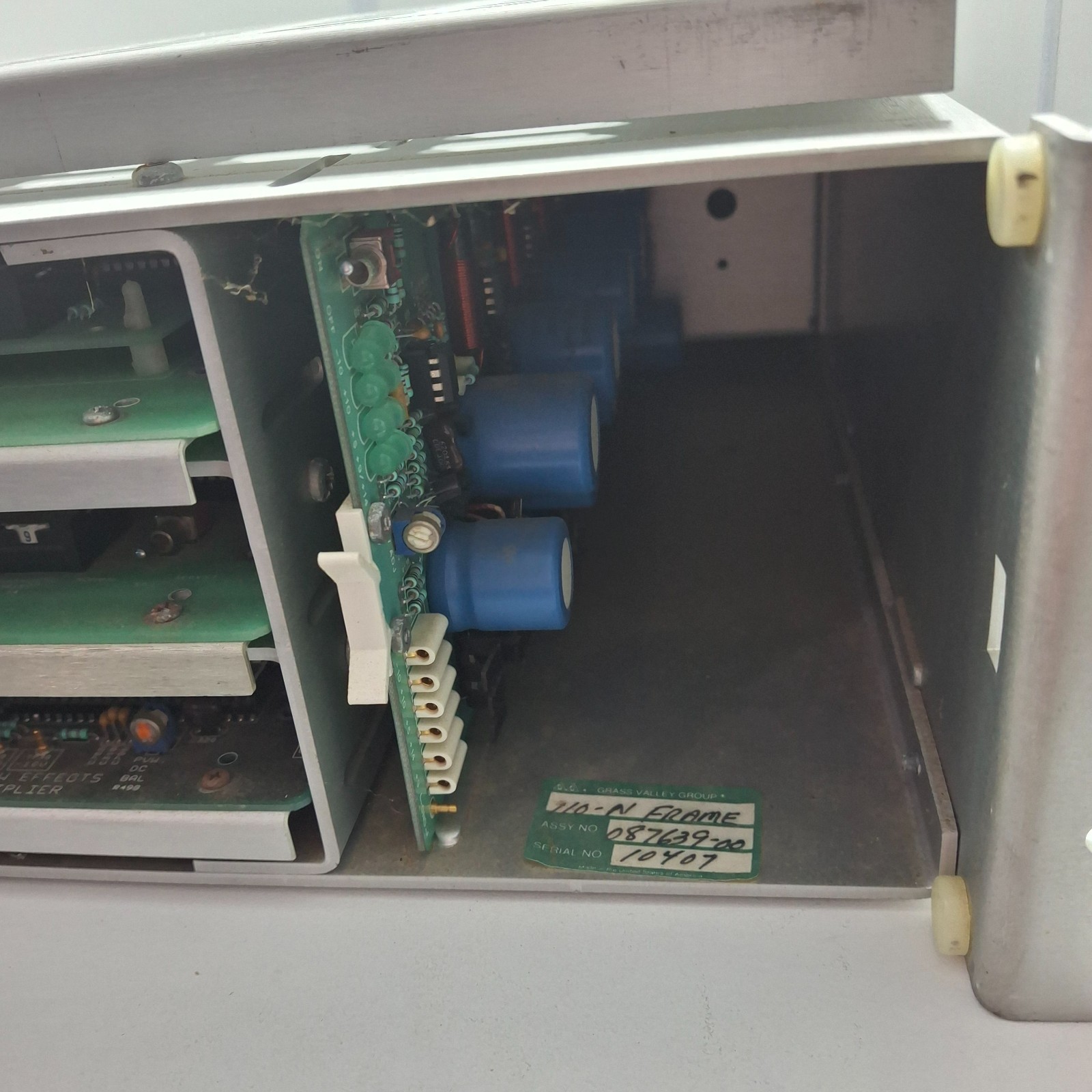 Grass Valley 110 Mainframe Unit Tested Power + Handshake Analog Video Switcher