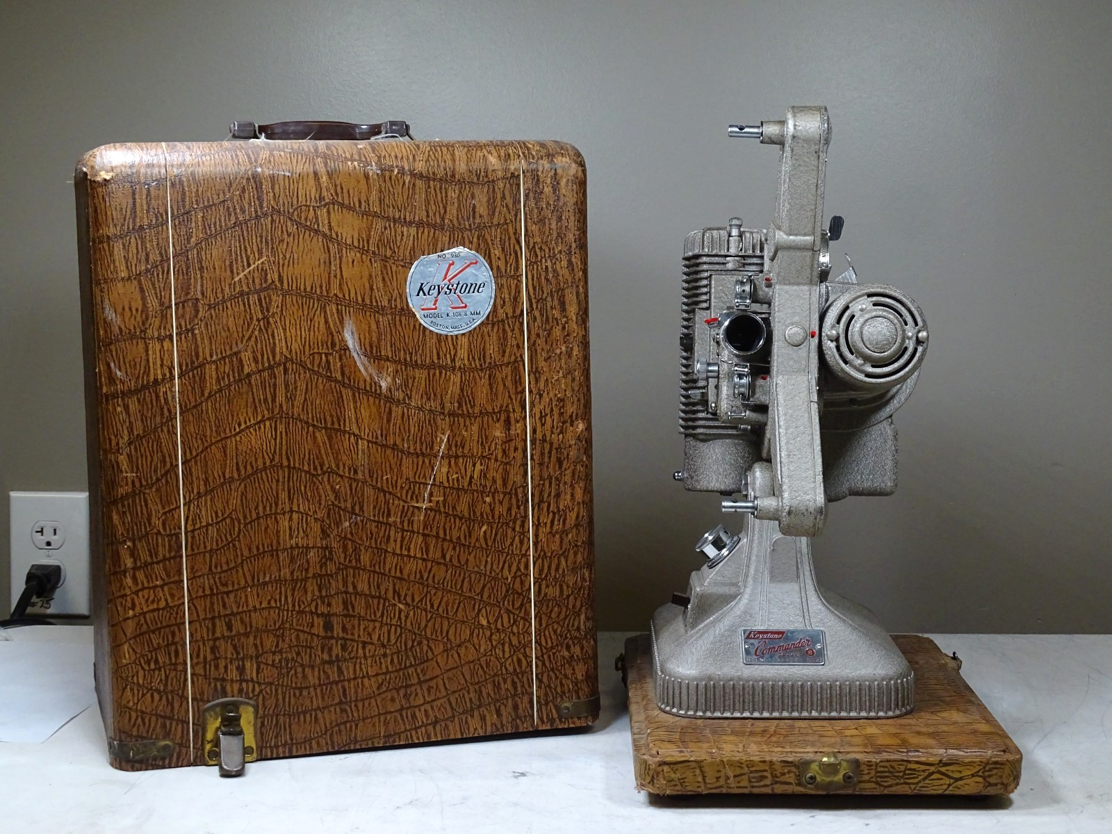 Vintage 1950s Keystone 8mm Movie Projector Model K-108 No. 930 w/Case