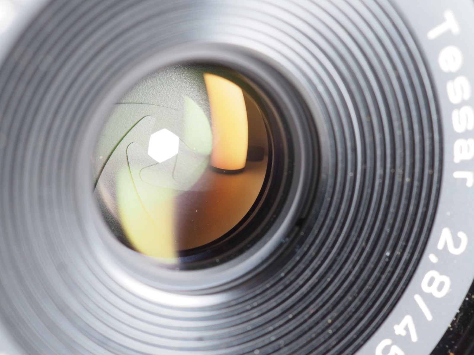 Contax Carl Zeiss Tessar T 45mm F2.8 AEJ MF Pancake Lens J165