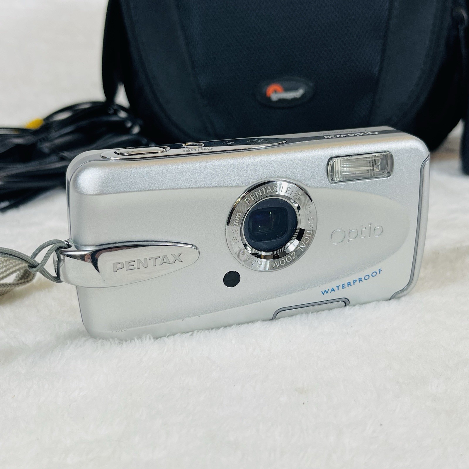 Pentax Optio W30 – 7MP Digital Compact Camera – Y2K, Vintage, Retro