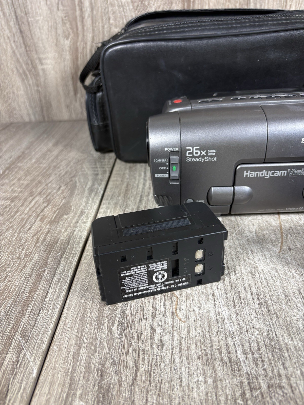 Sony Handycam CCD-TRV22 Video8 Standard Definition Camcorder (Silver) No Battery
