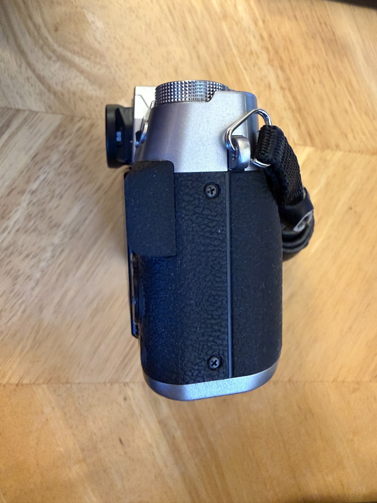 Fujifilm X-T10 – Silver W/ FUJIFILM XC 16-50mm f/3.5-5.6 OIS II Lens