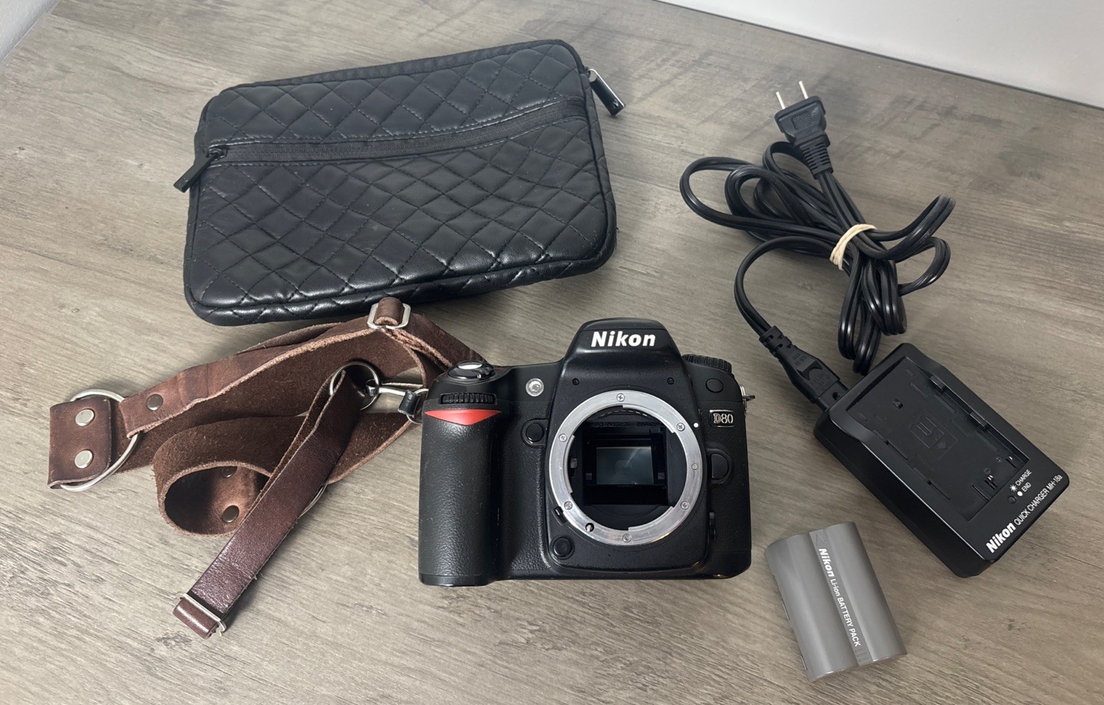 Nikon D80 10.2MP Digital SLR Camera Body w/ Charger, Battery, Leather Strap 📸
