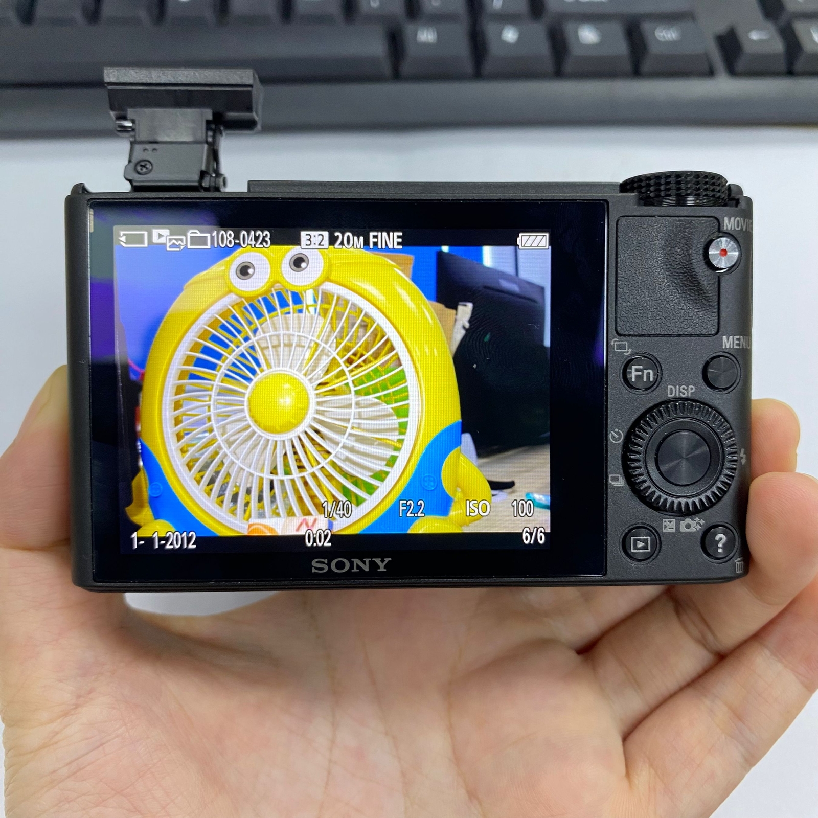 Sony Cyber-shot DSC-RX100 I rx100m1 Digital Camera 20.2 MP 3.6x Optical Zoom 14x