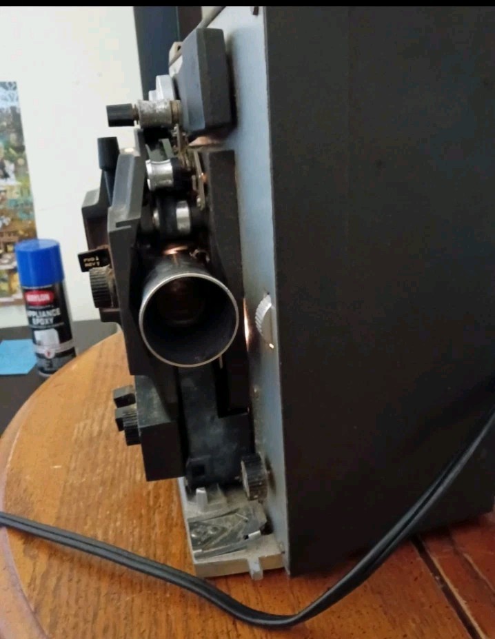 Bell & Howell Autoload 93 8mm/Super 8 Desktop Projector 1200lm Portable