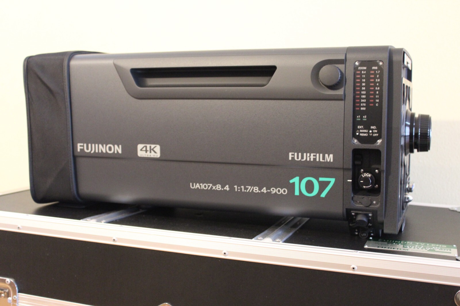 Fujinon UA107x8.4 BESM-T45 4K Premier Television Camera Lens B4 mount lens