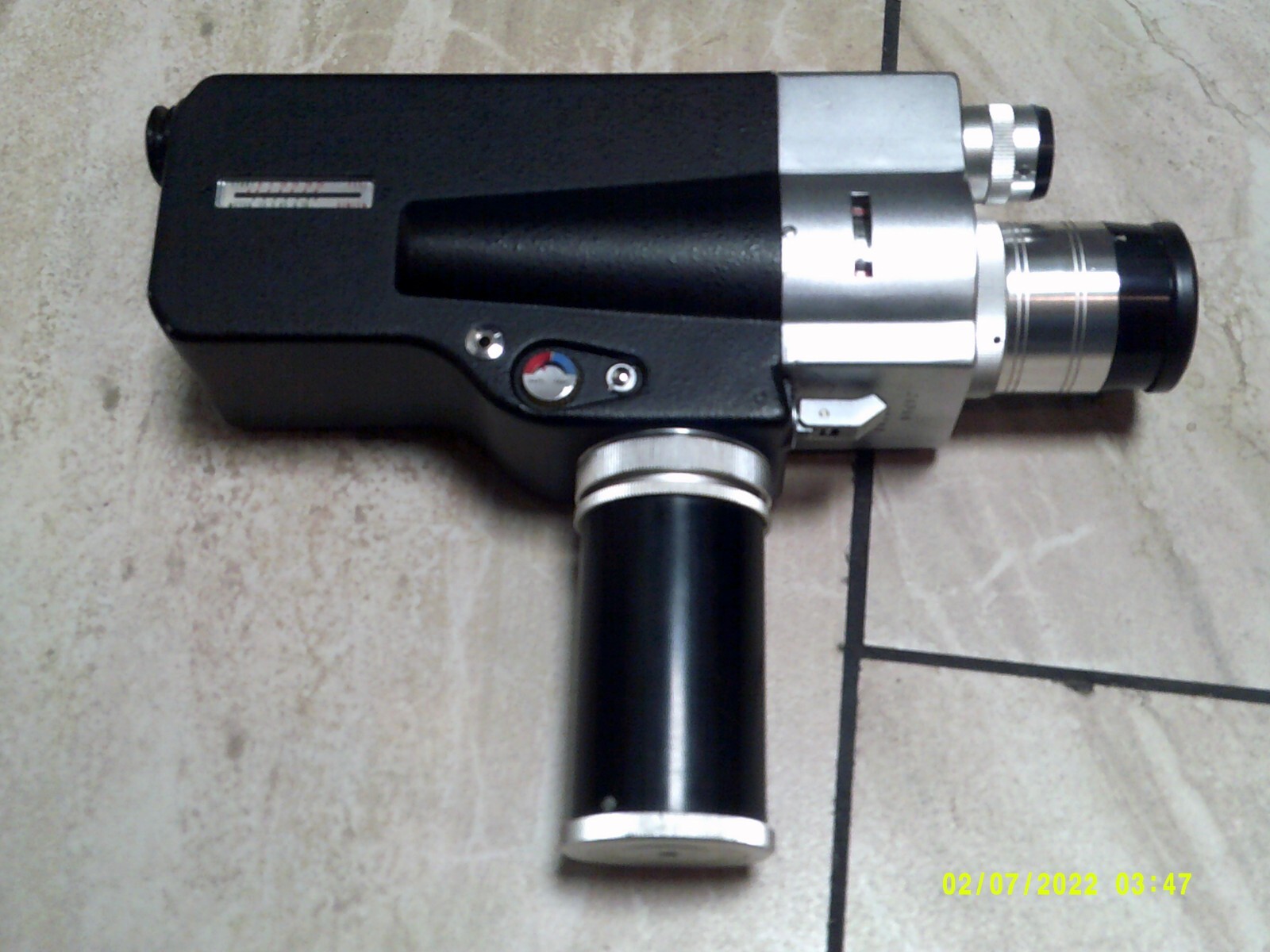 CLASSIC USED CROWN OPTICA JAPAN 606 SILVER/BLK 35MM VIDEO CAMERA/W BLACK CASE