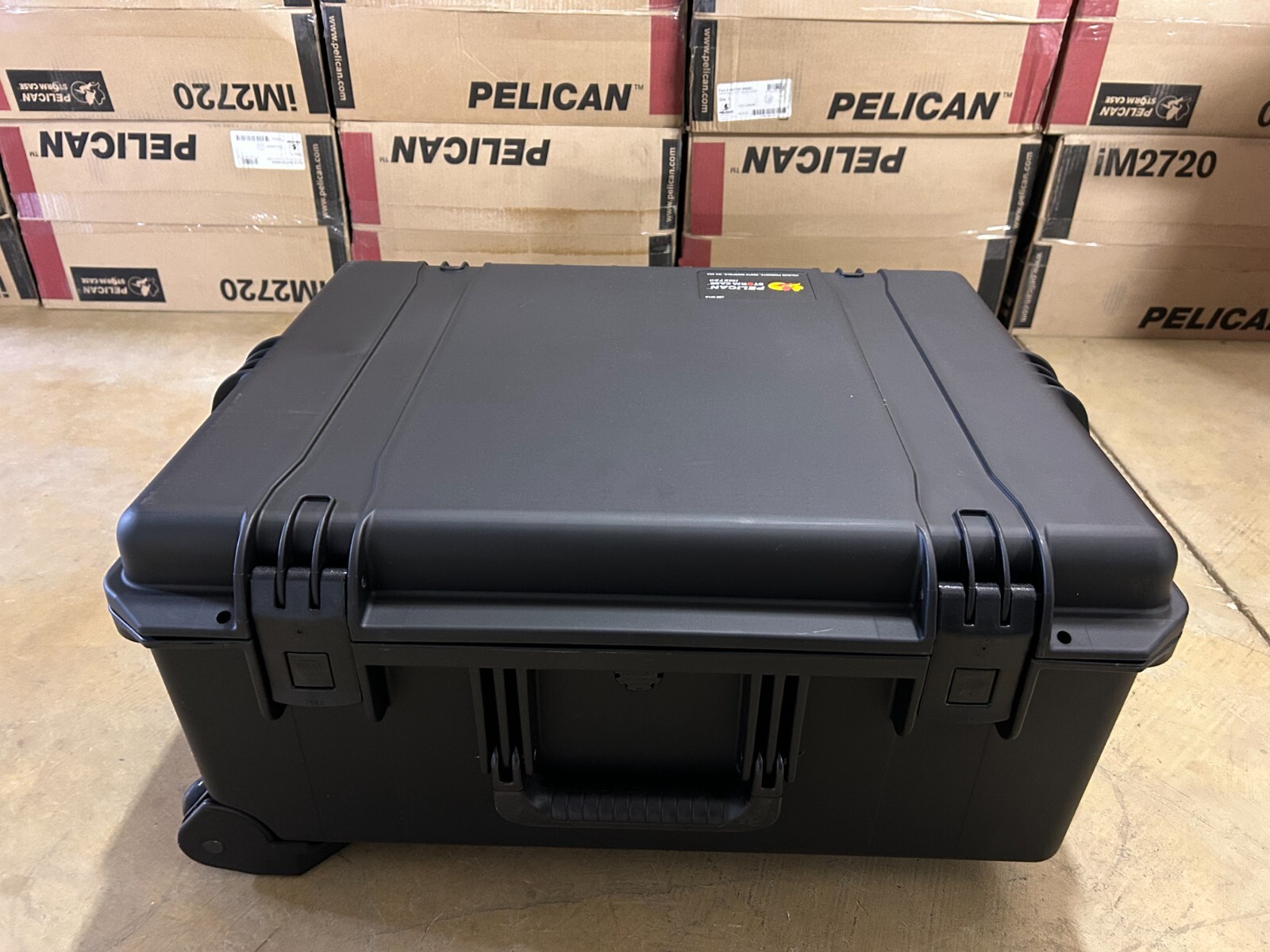 Pelican Storm IM2720 rolling case brand new in box with label Free Shipping