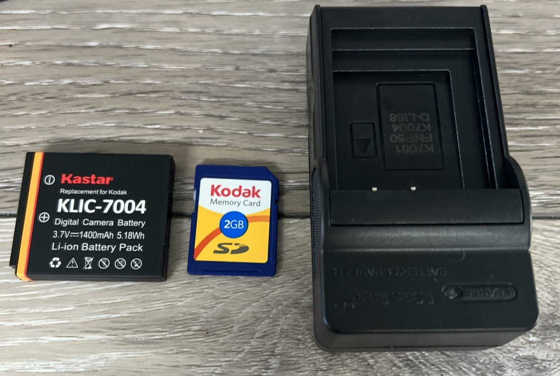 Kodak Easy Share M1033 HD 10.0MP Digital Camera Bronze New Battery + 2GB TESTED