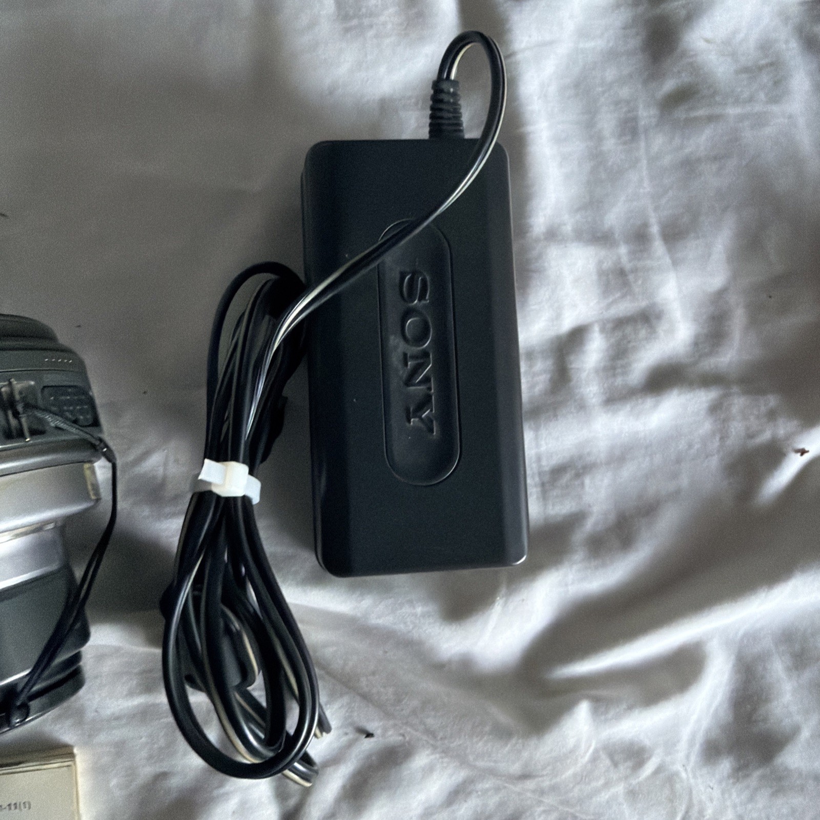 Sony Mavica MVC-CD300 Digital Camera 3.3MP 6x Zoom CD-RW