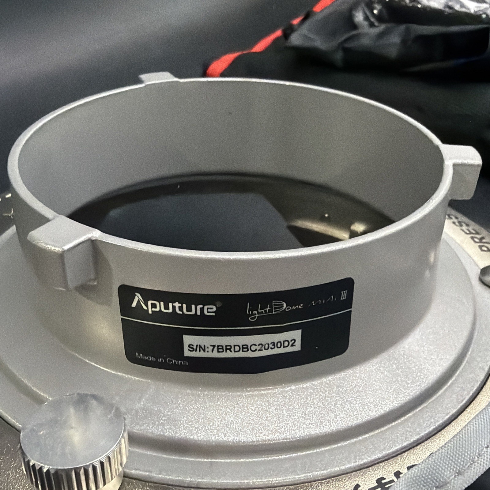 Aputure Light Dome Mini III 22.8″ Compact Circular Softbox PRO Lighting
