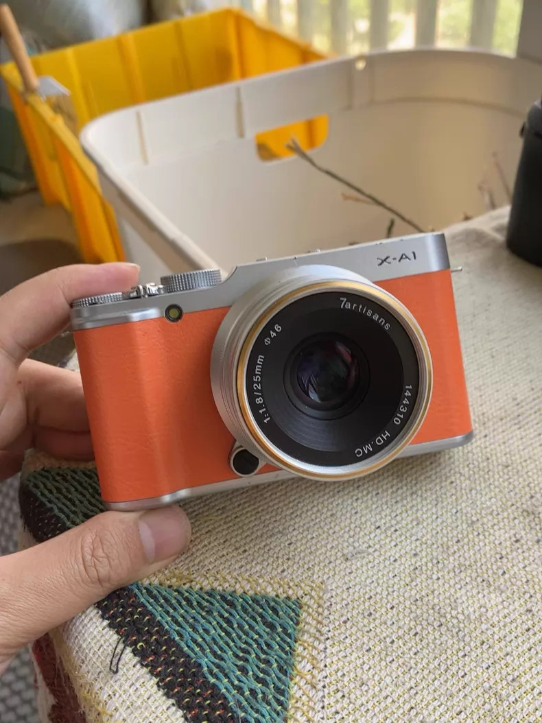 FUJIFILM X-A1 16.3MP Mirrorless Digital Camera W/ 35mm f/1.6 MF lens English