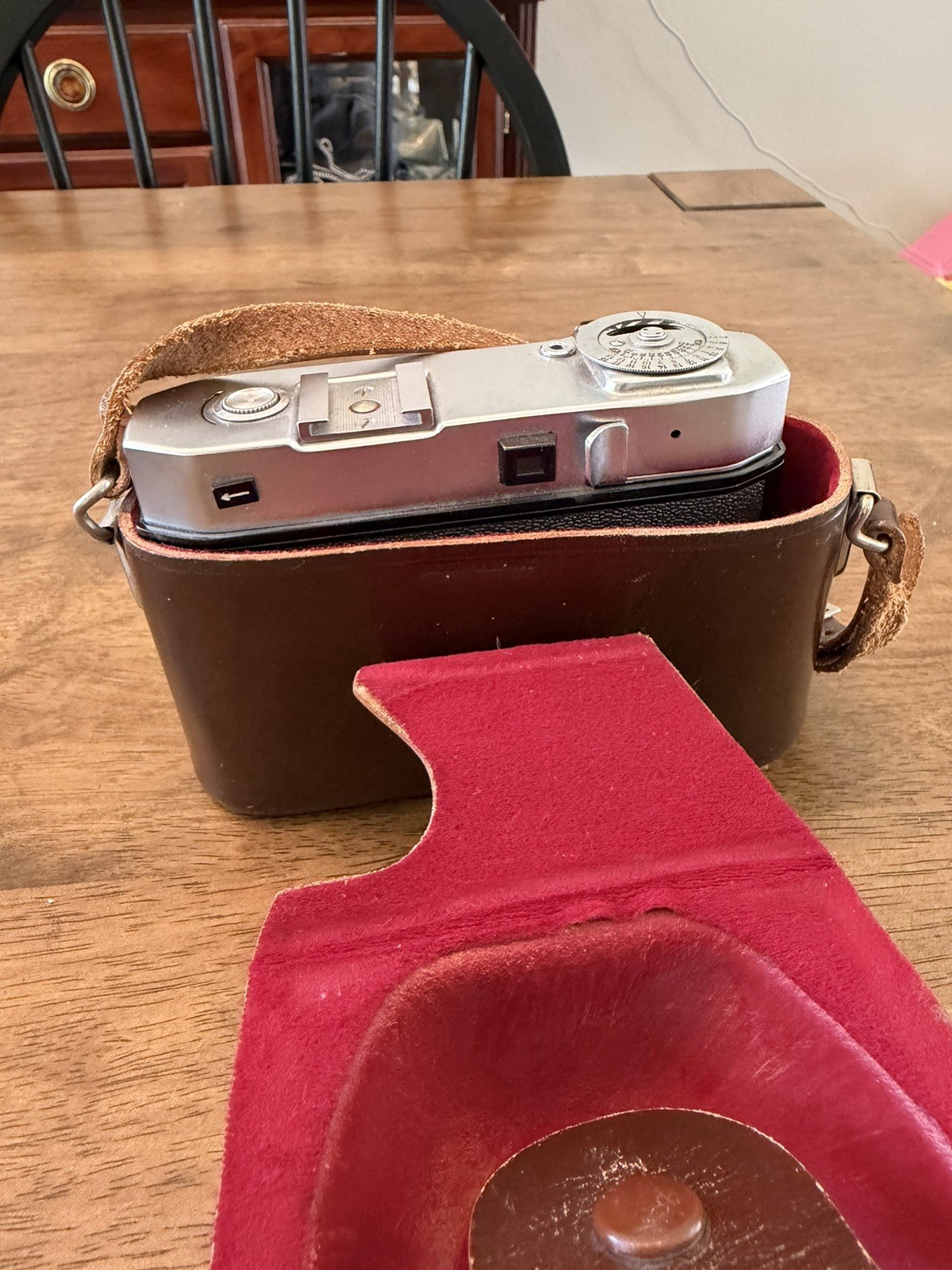 Argus V-100 Camera With 52mm Lens With Leather Case