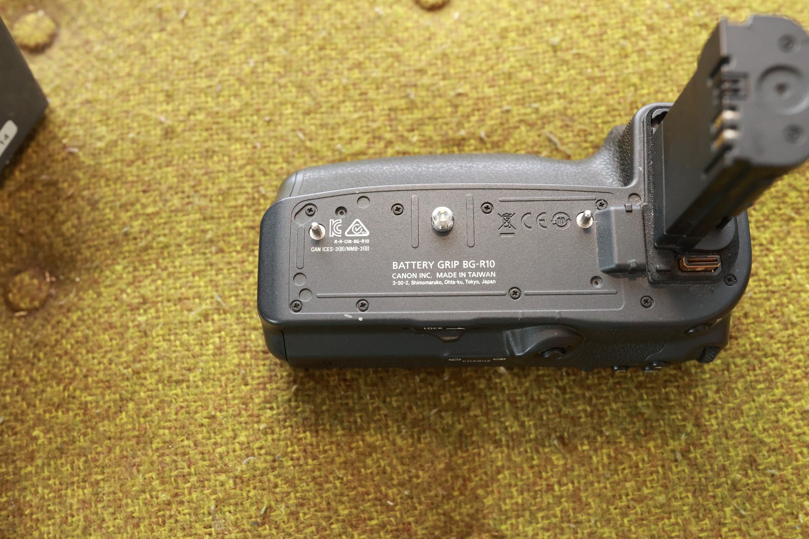 Canon BG-R10 Battery Grip R5 Complete in Box retail 1 owner works perfect Taiwan