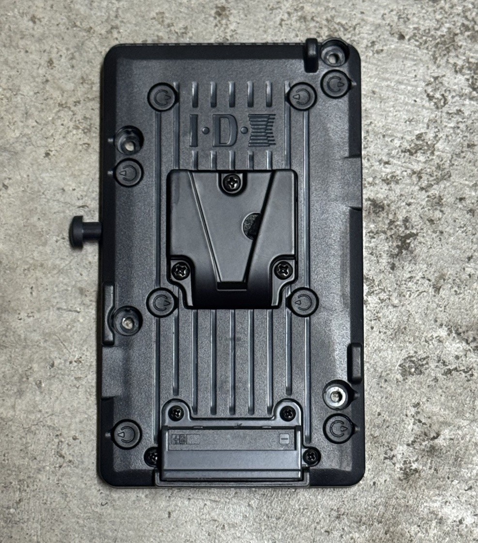 IDX P-V284 V-Mount Adapter Plate w/ Regulated 8.4V D-Tap