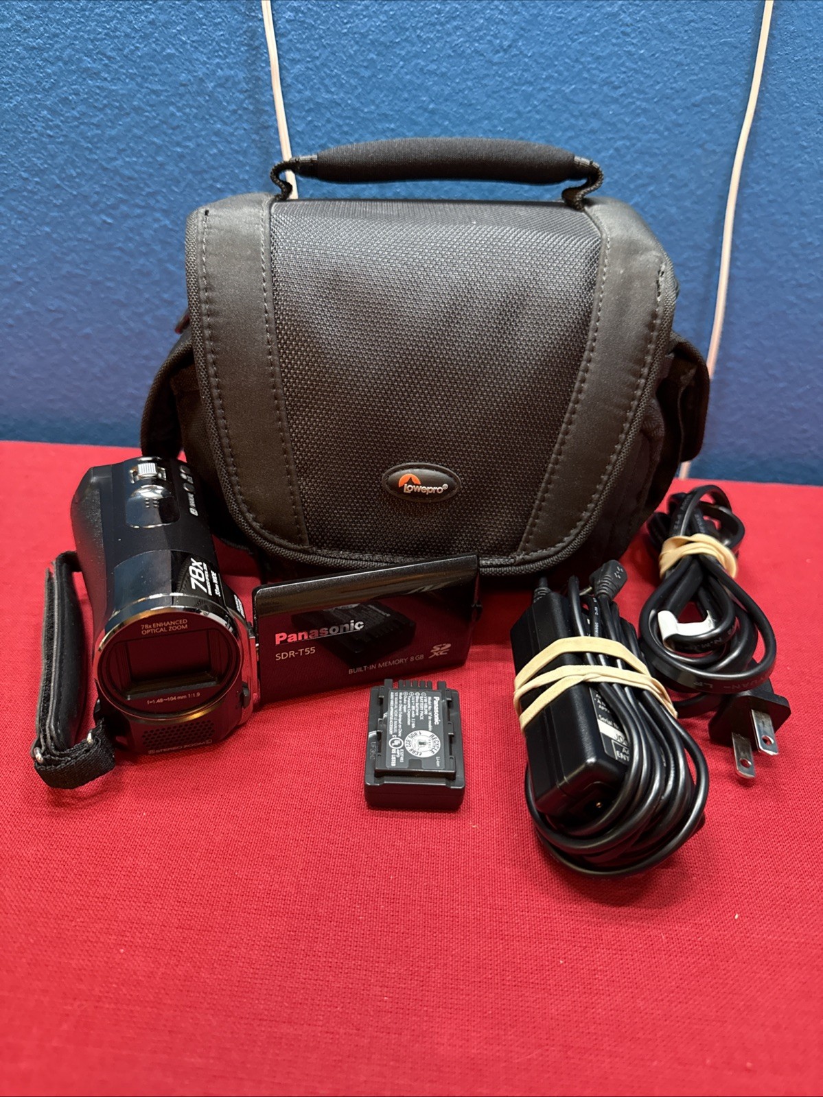 Panasonic Camcorder SDR-T55 8GB Built-in Memory 78x Zoom TESTED
