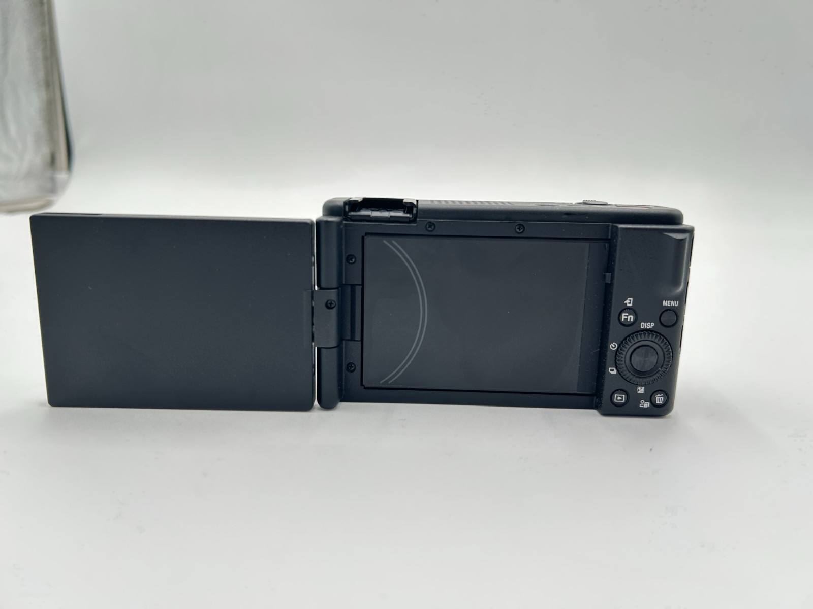 Sony ZV-1F 20.1MP Digital Camera – Black /w Sony GP-VPT2BT Remote Commander