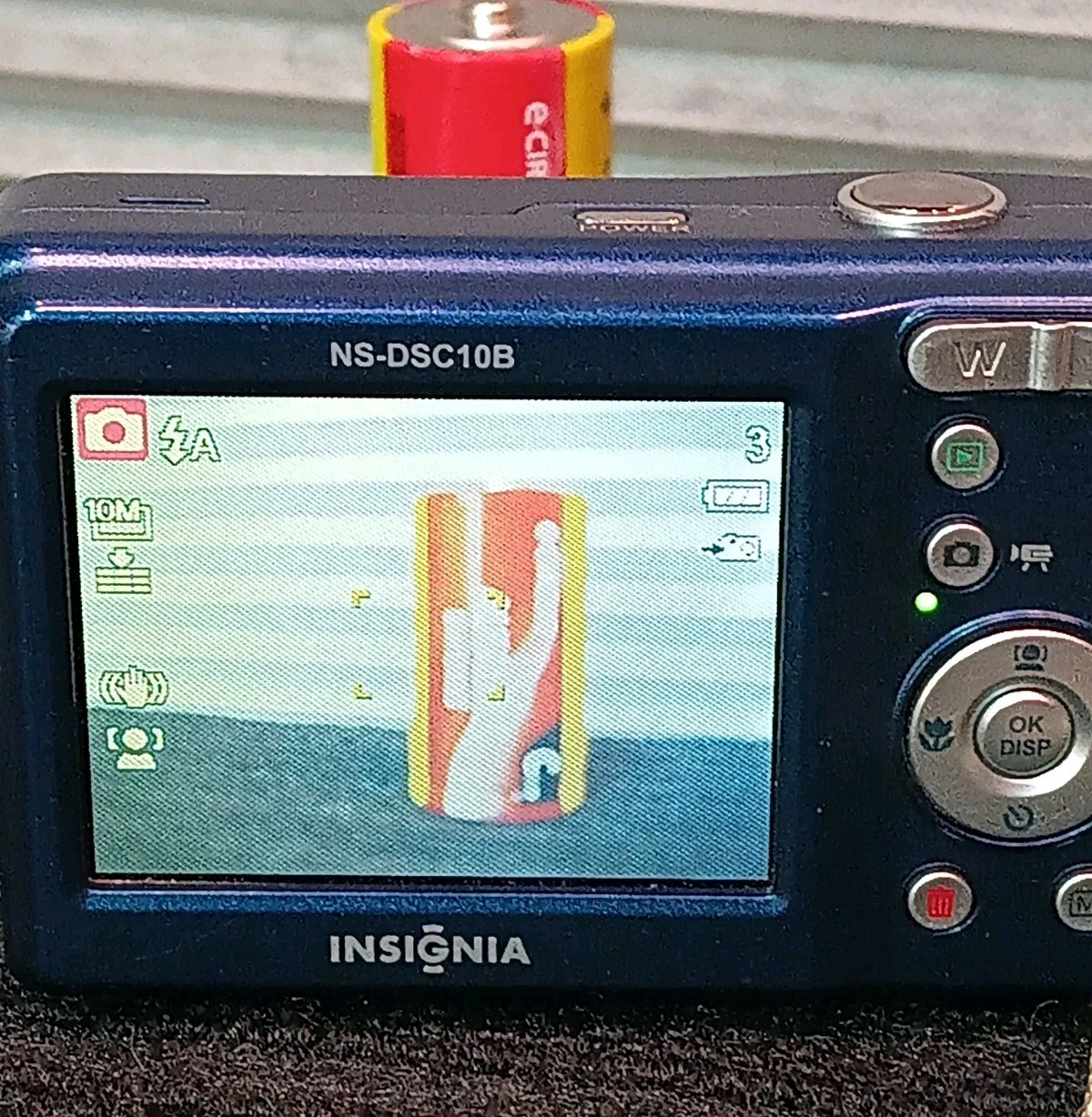 Insignia 10.0 MP Digital Camera NS-DSC10B Blue – Tested & Works