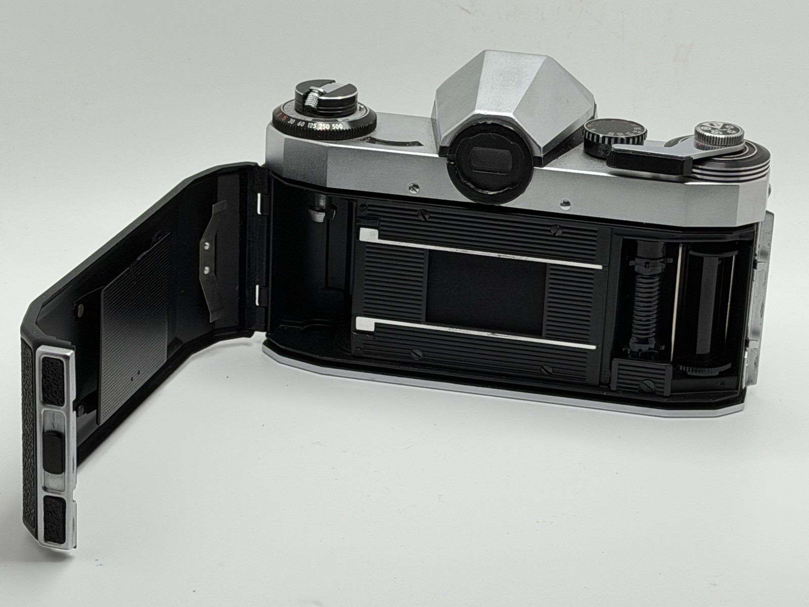 Vintage Hanimex Praktica nova IB M42 35mm SLR Film Camera Body Works