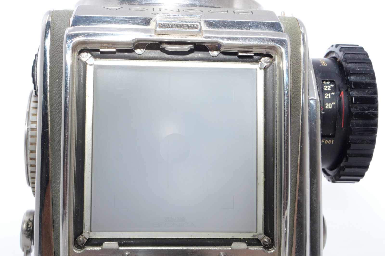 Zenza Bronica DeLuxe Medium Format 6×6 Slr Film Camera. 7.5cm f2.8 Lens. Prism.