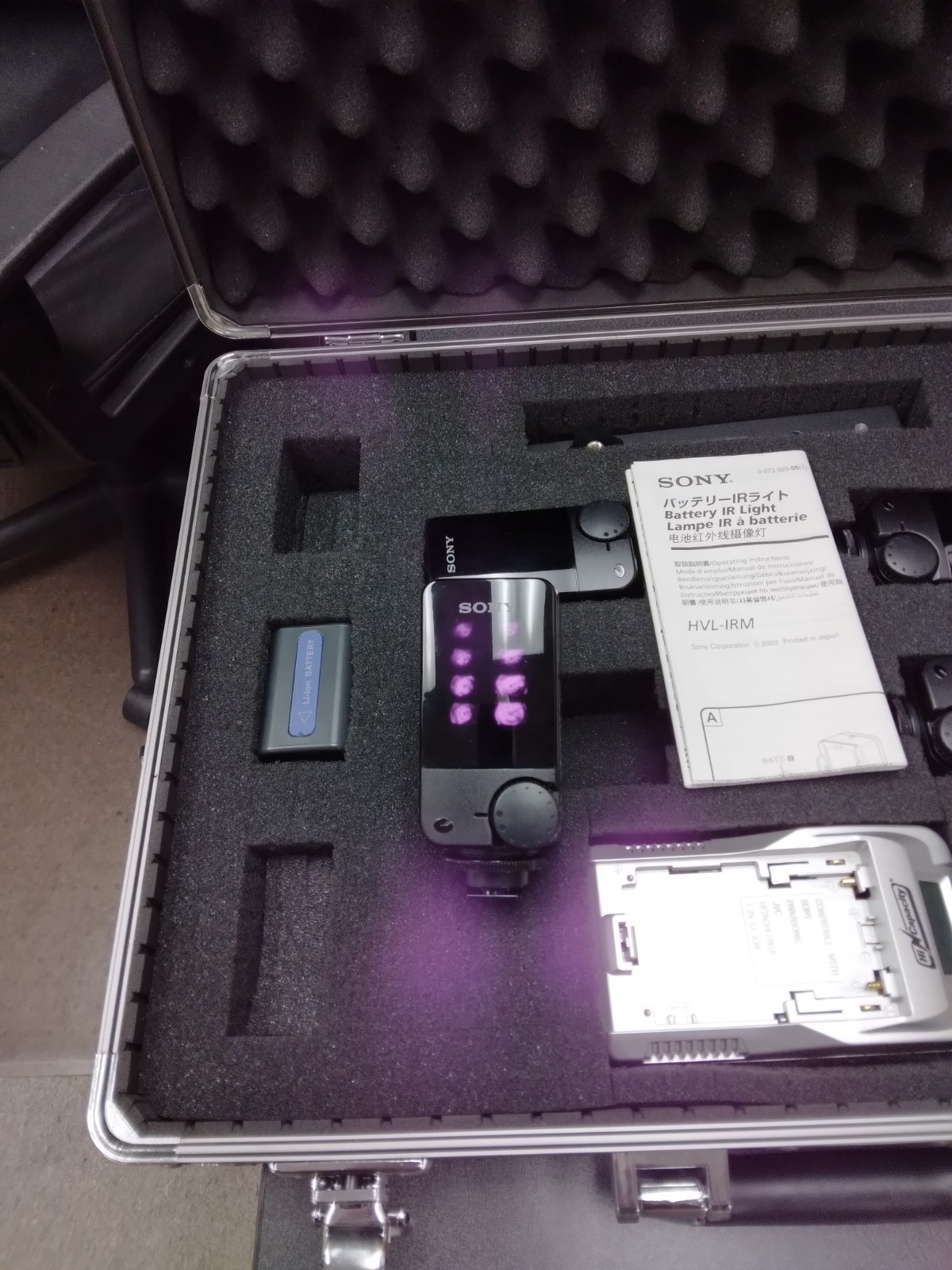Sony Infrared Light (Battery-powered) for Handy Cam w/Hard Case (Ghost Hunting)