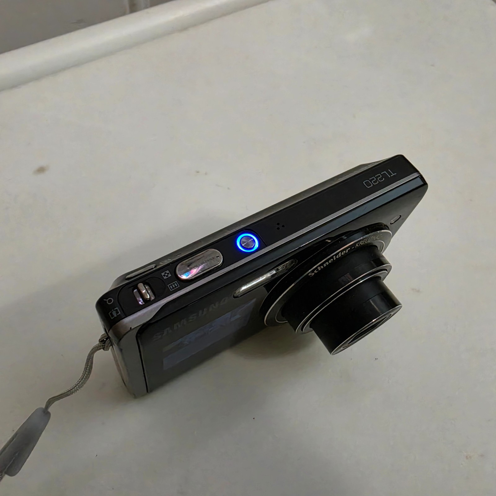 Samsung TL220 DualView Digital Camera 12.2MP 4.6x Zoom Schneider Lens Used