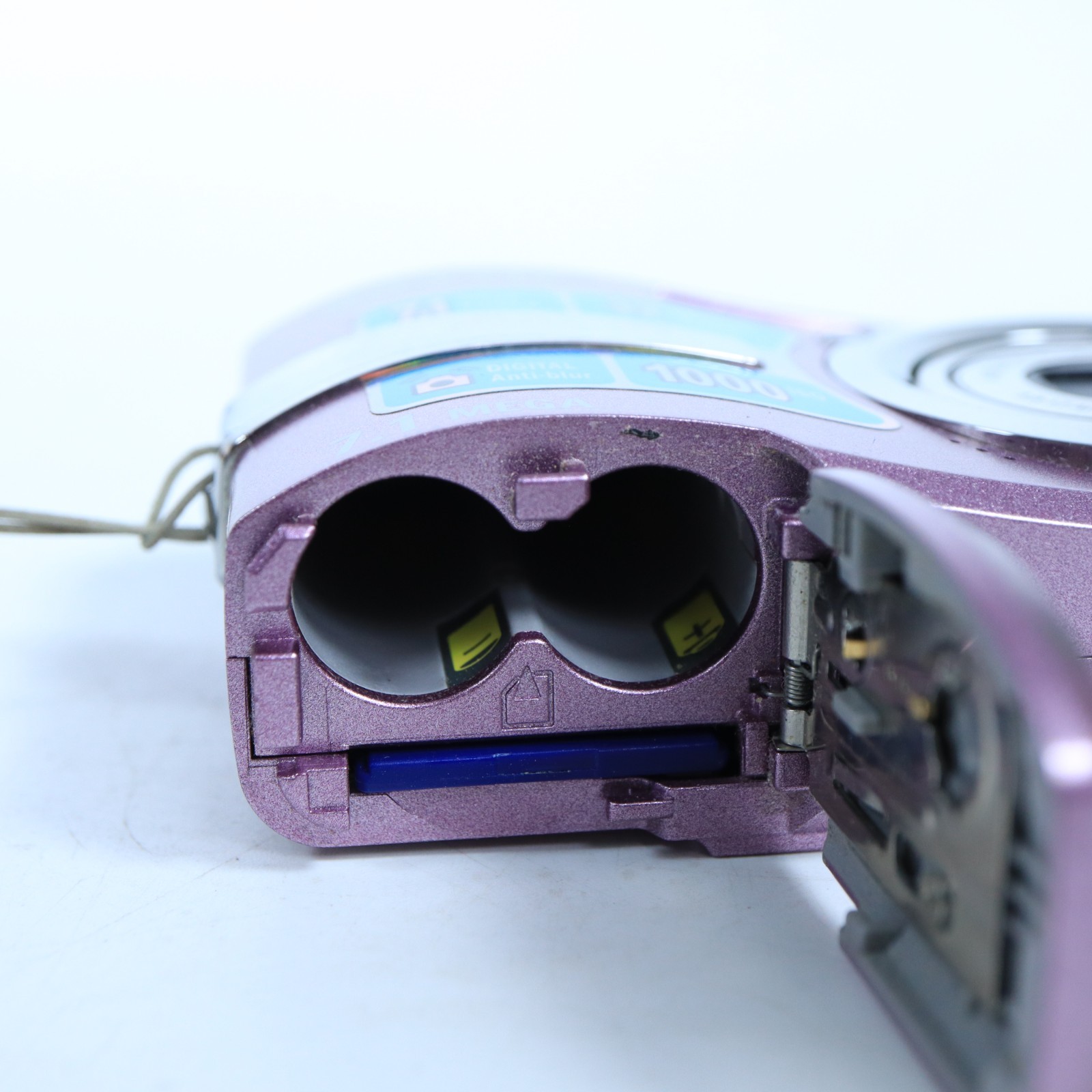 Sanyo VPC-S770 7.1 Megapixel Digital Camera Pink with SD Card