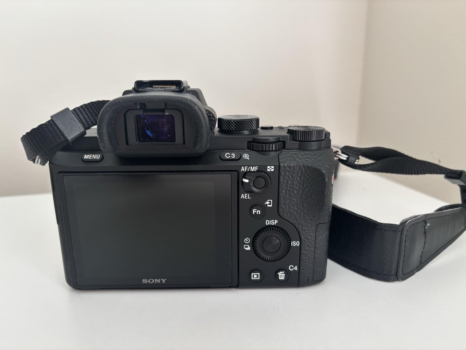 SONY Alpha a7ii Full Frame Mirrorless Camera w/ FE 28-70mm Lens (ILCE-7M2 KIT)