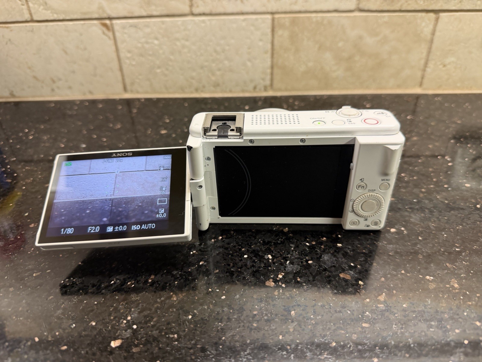 Sony ZV-1F Vlog Camera 4K Content Creators / Video Recorders Wi-Fi White Nice !!