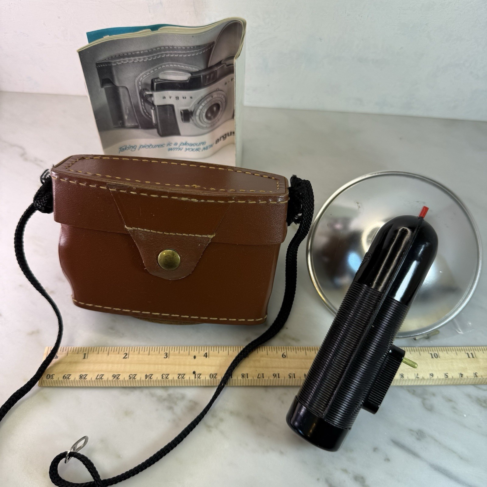 Vintage Argus A 4 film Camera with box, case, flash. 44mm Coated Cintar