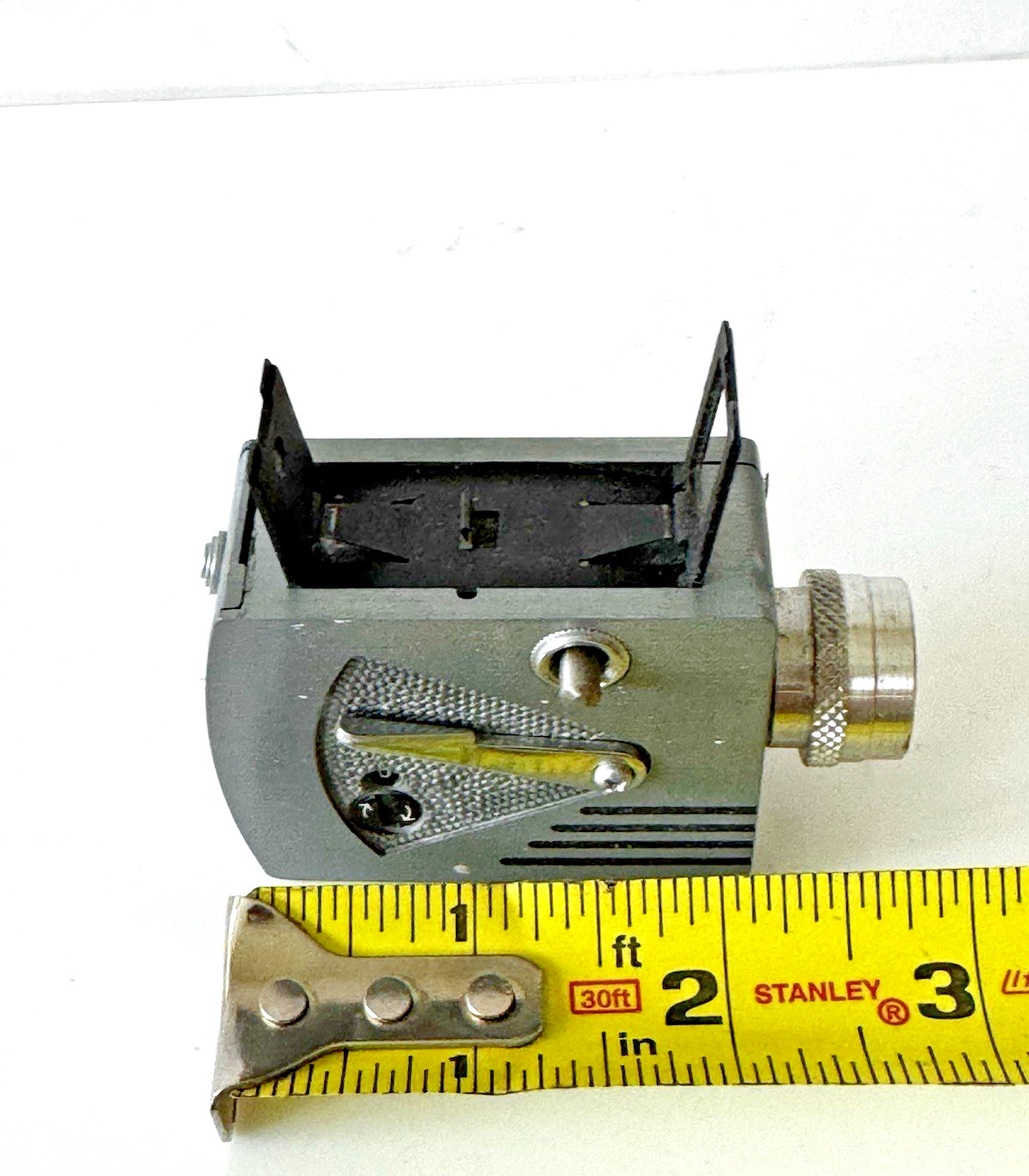 1950’s Universal Minute-16 Mini Spy Camera w 2 Rolls Uni-Pan Film Untested As-Is