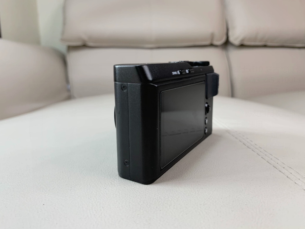 Fujifilm XF10 Black 24.2MP 18.5mm F2.8 3 Inch Touch Screen 280g Light used