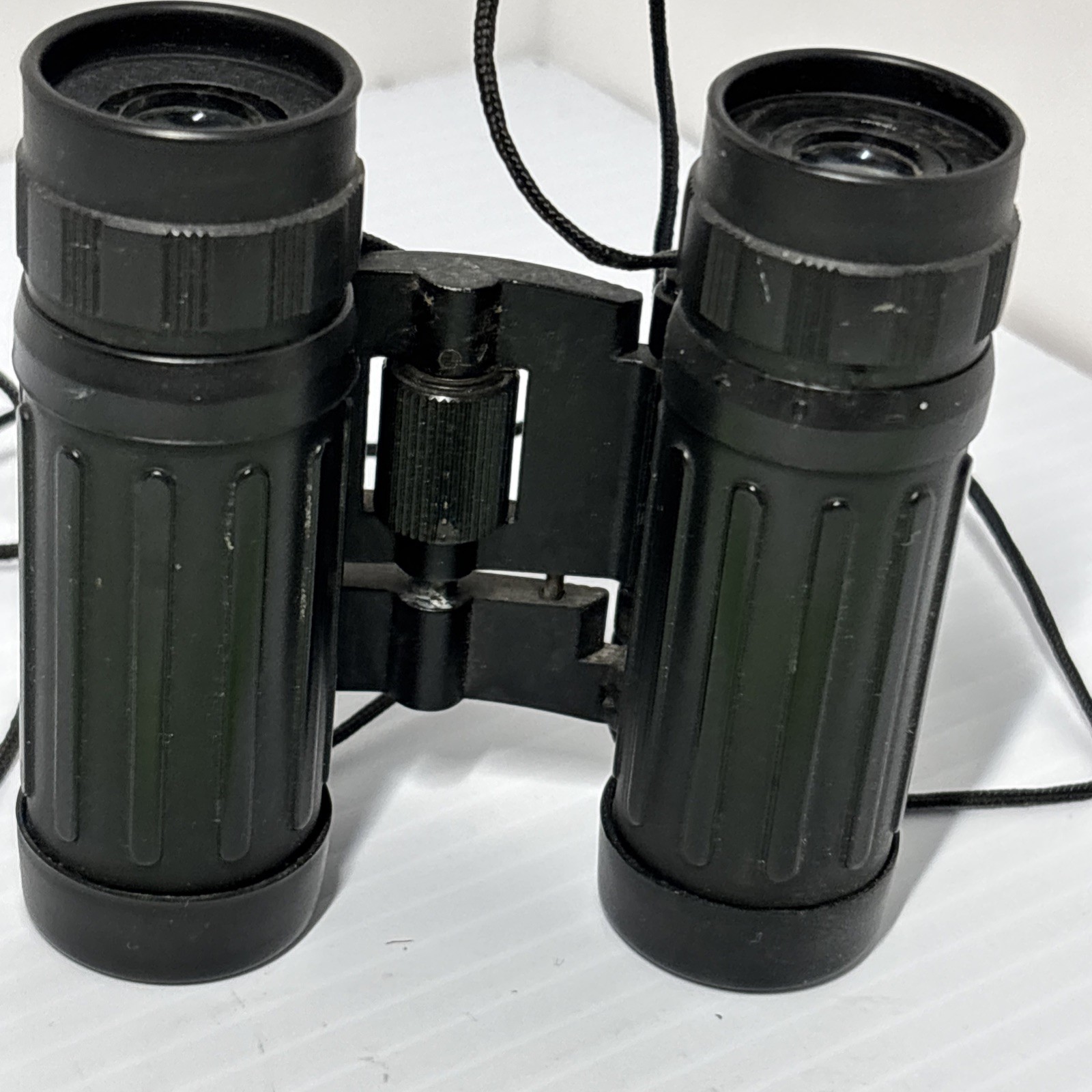 BUSHNELL 8 x 21 Compact Binoculars 378 ft at 1000 Yards Black