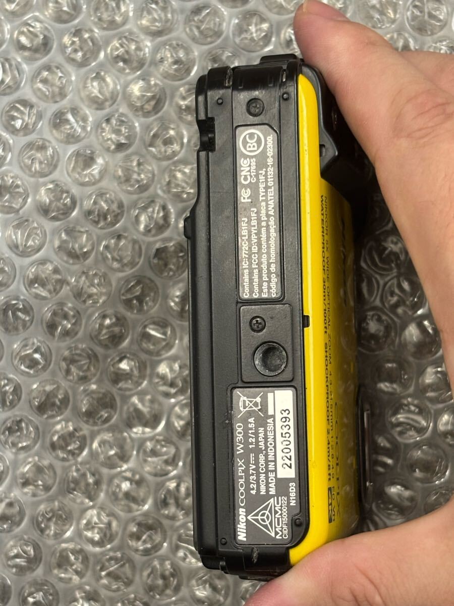 Nikon COOLPIX W300 Yellow Digital Camera 16.05MP 5x Zoom Wi-Fi Bluetooth GPS