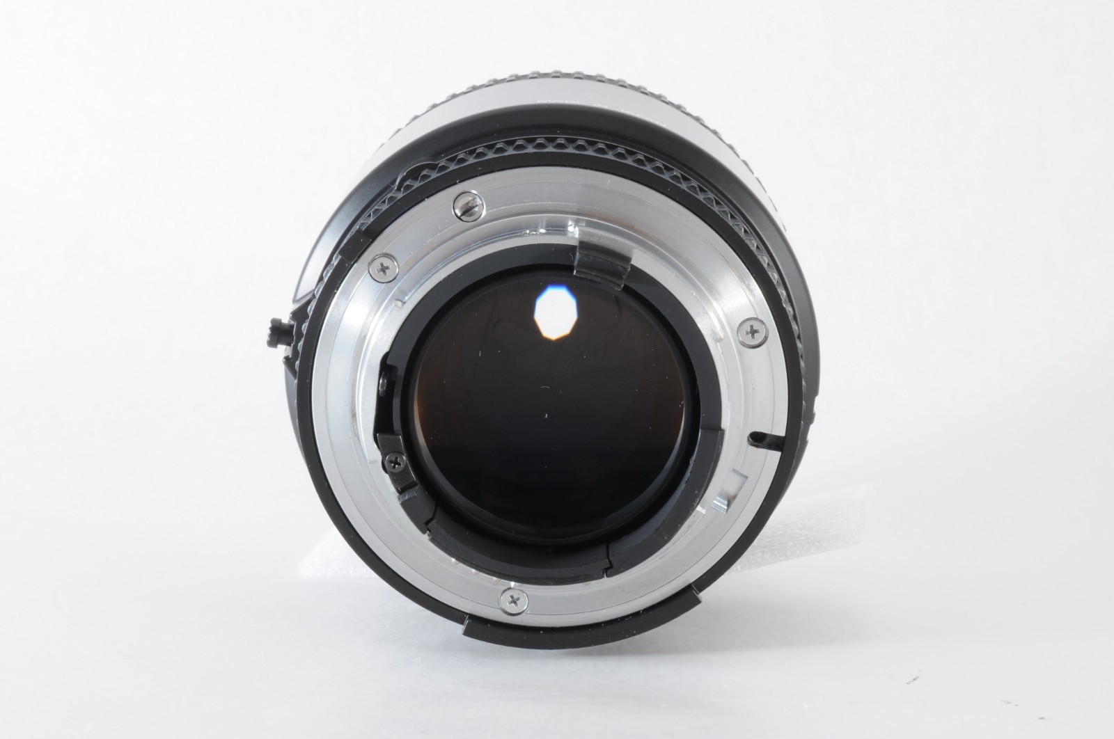 Nikon AI AF Nikkor 85mm F/1.8 Lens [Near MINT] with Front Rear Cap Hood.