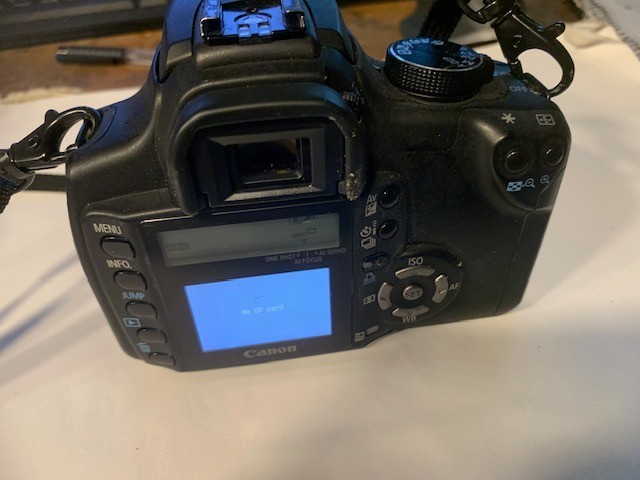 Canon 350D D Camera c/w 18-55mm II EF-S Lens GOOD CONDITION with new battery