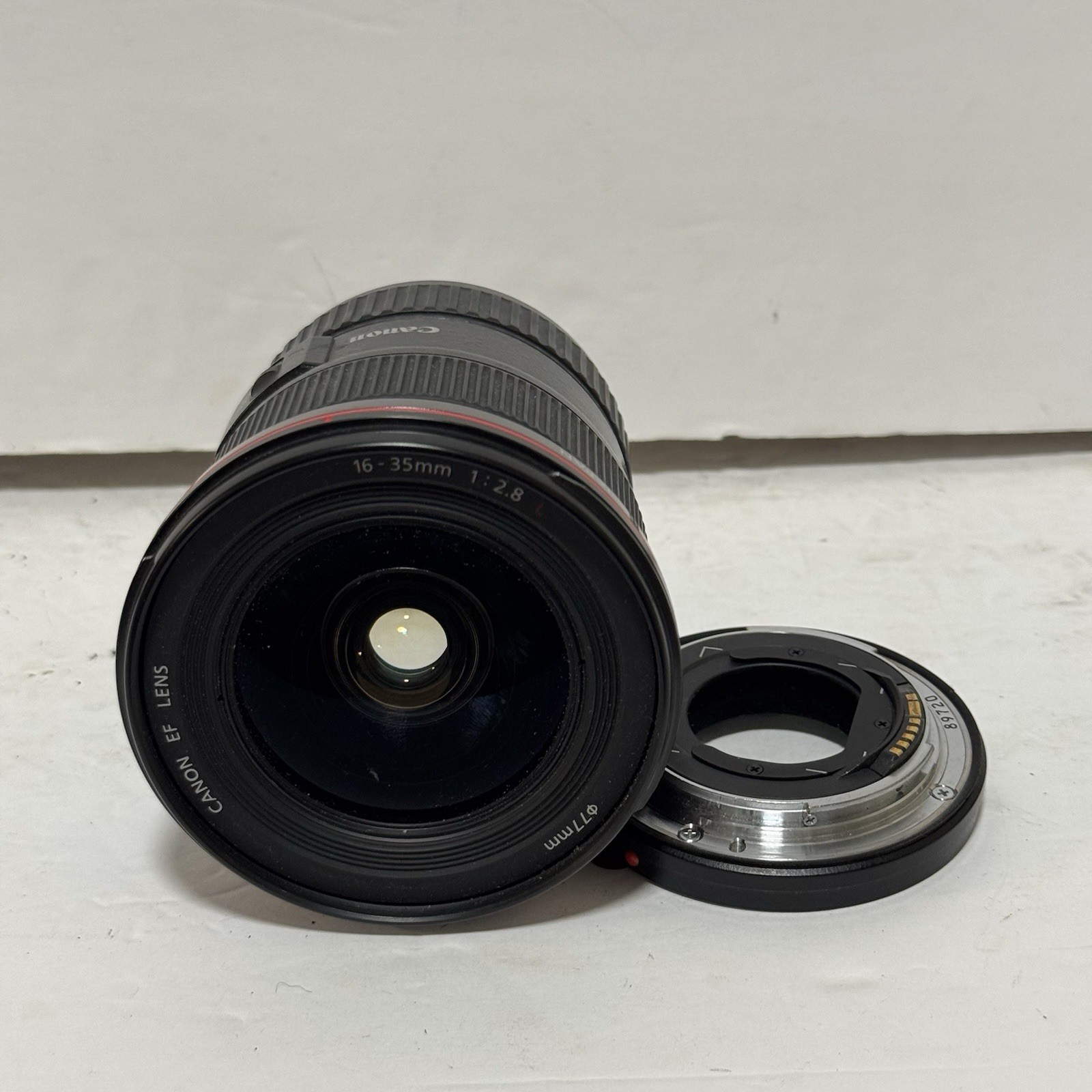 Canon EF 16-35mm f/2.8 L Lens – AS-IS / Parts or Repair