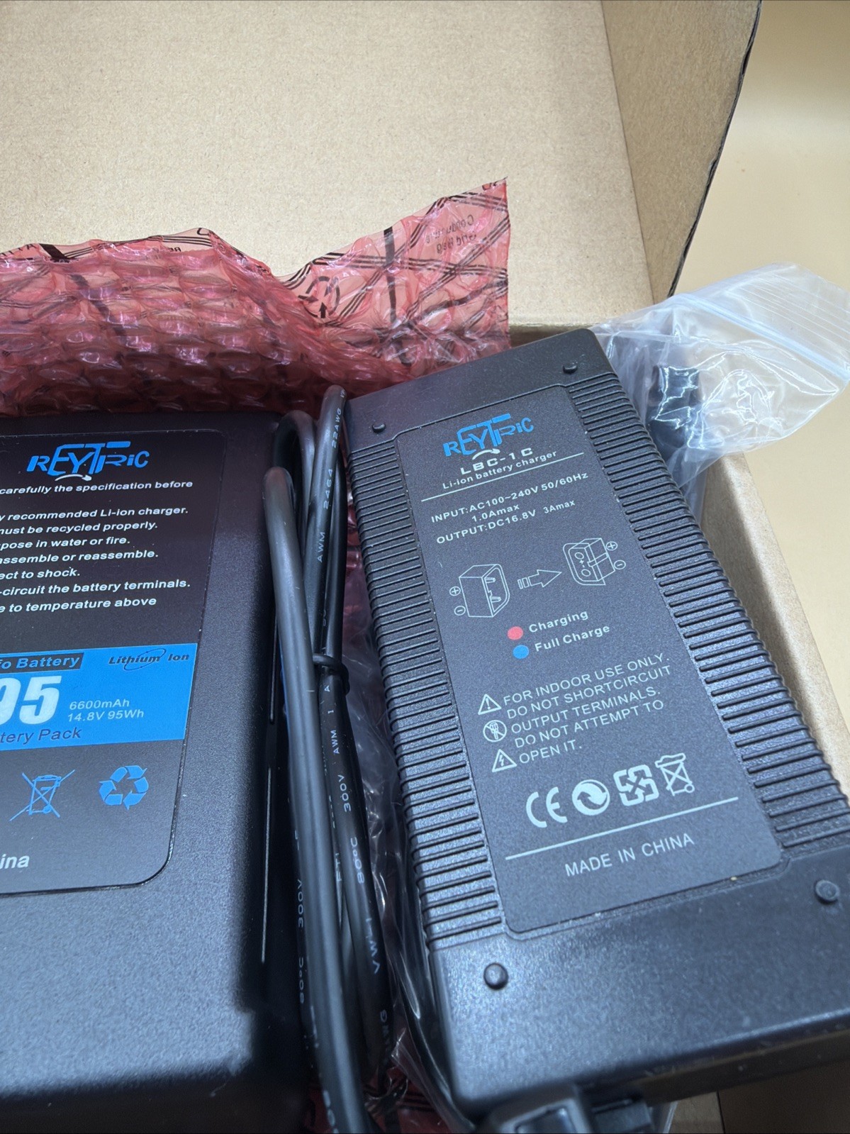 REYTRIC BP-95 Battery 6600mAh 14.8V 96Wh with Charger