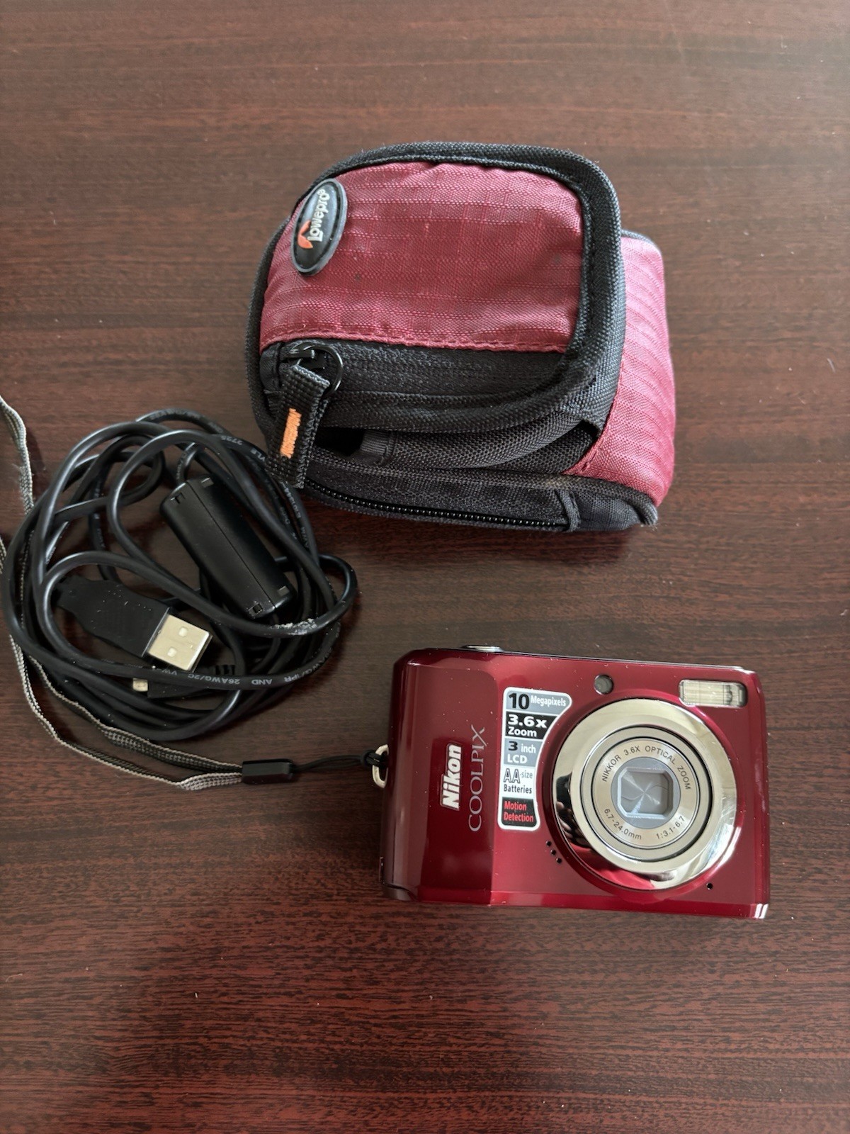 Nikon COOLPIX L20 10MP Compact Camera Red 3.6x Zoom 3in LCD Case Bundle